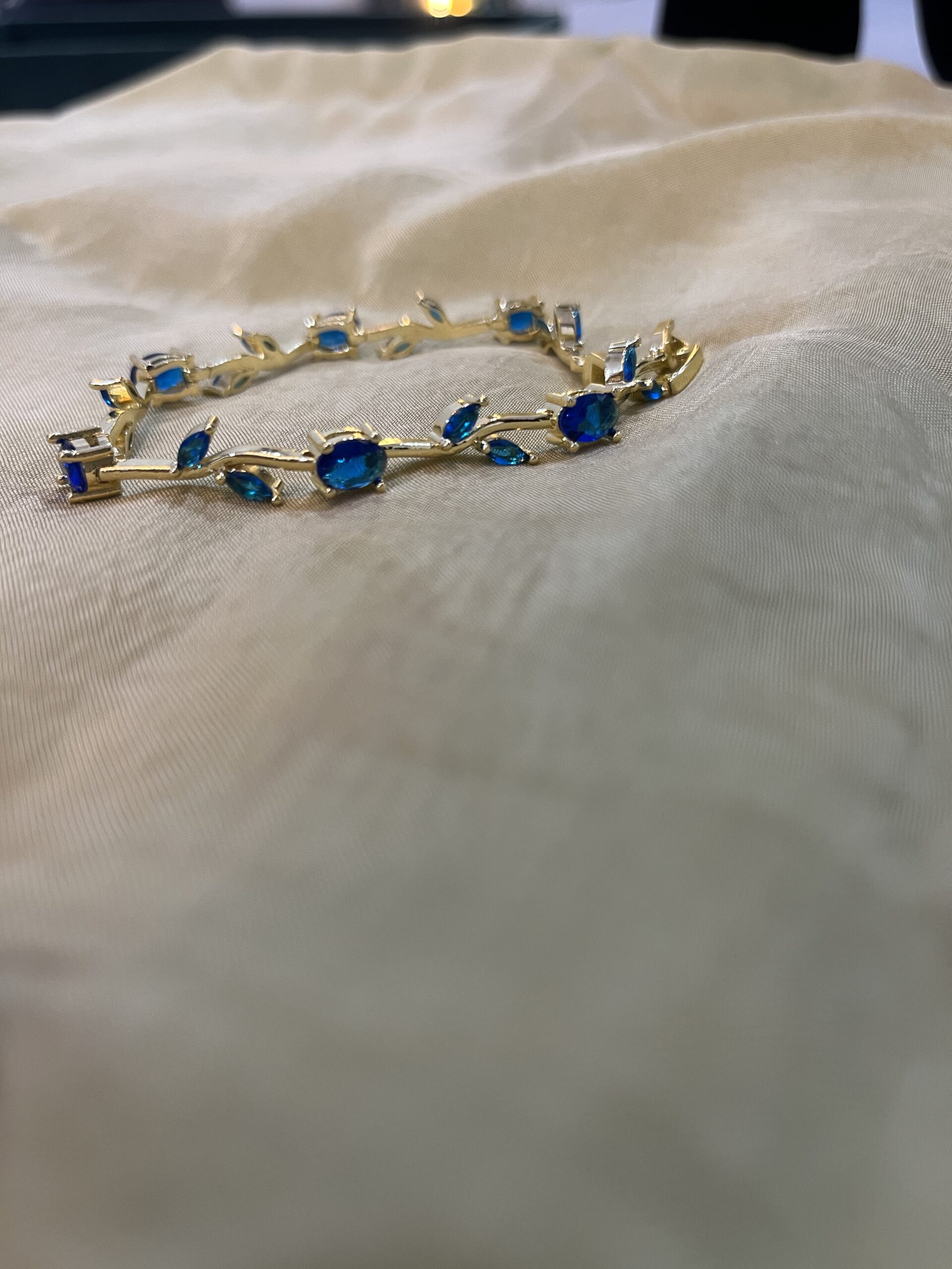 Royal Blue Tulip bracelet - Image 4