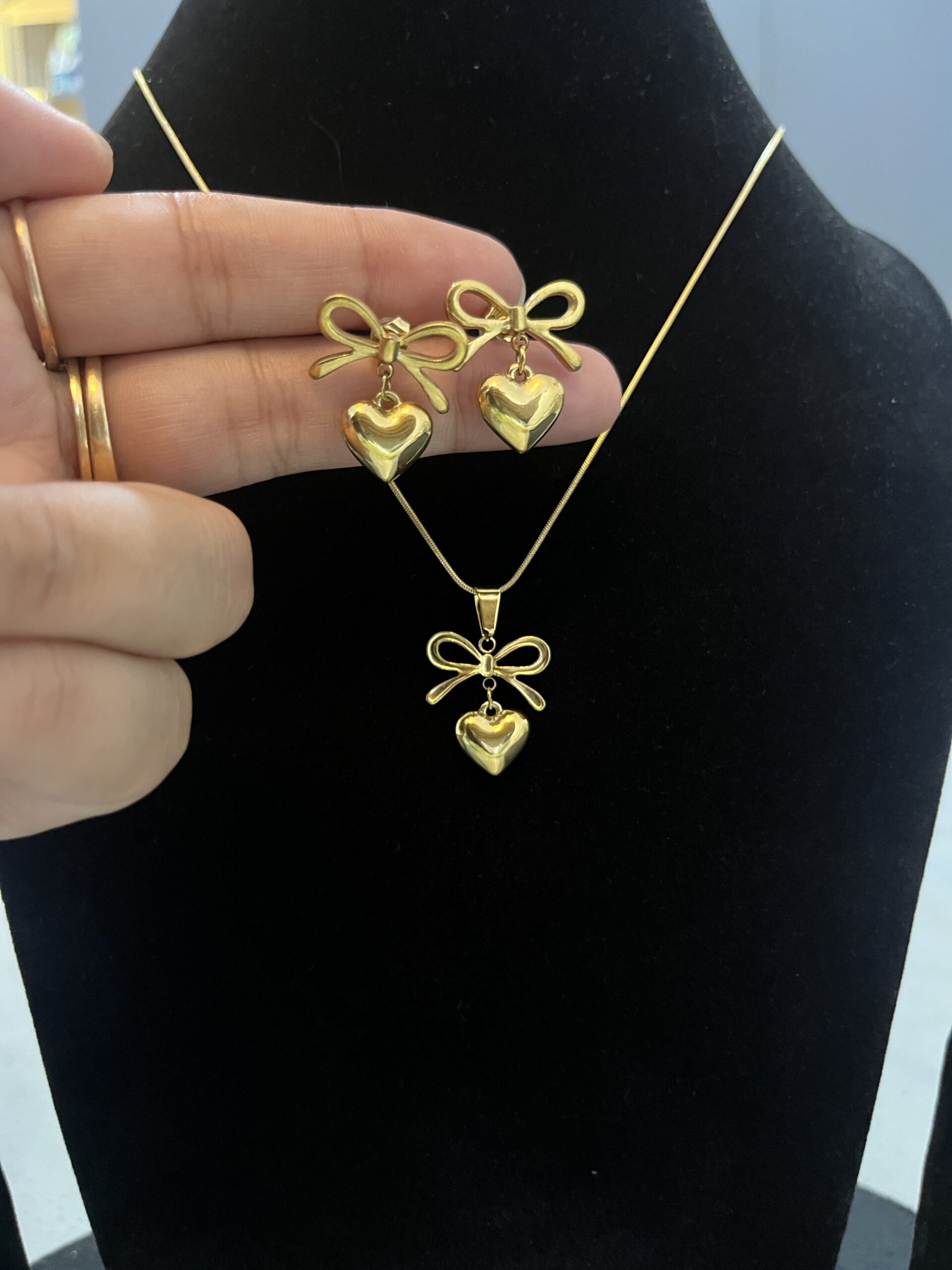 Aurielle Pendent Set - Image 2