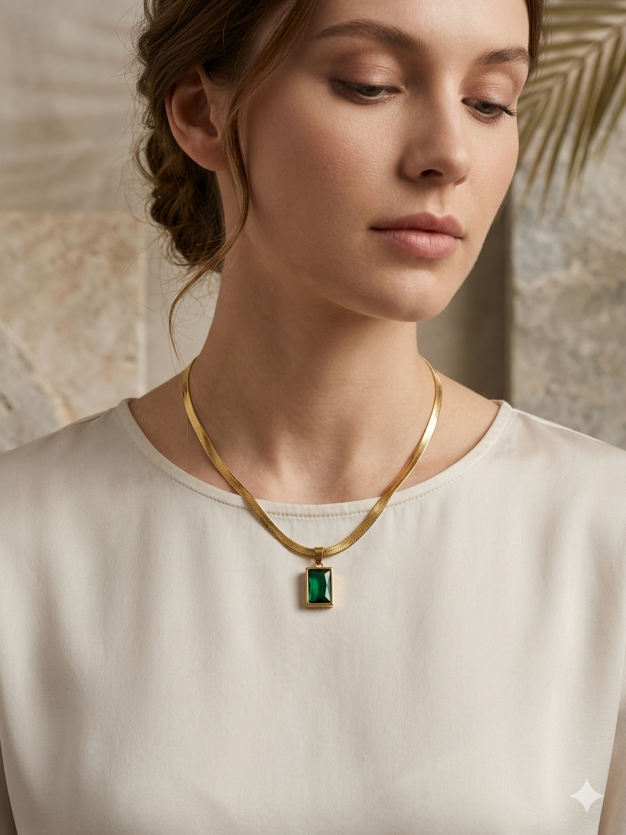 Emerald snake chain pendent - Image 4