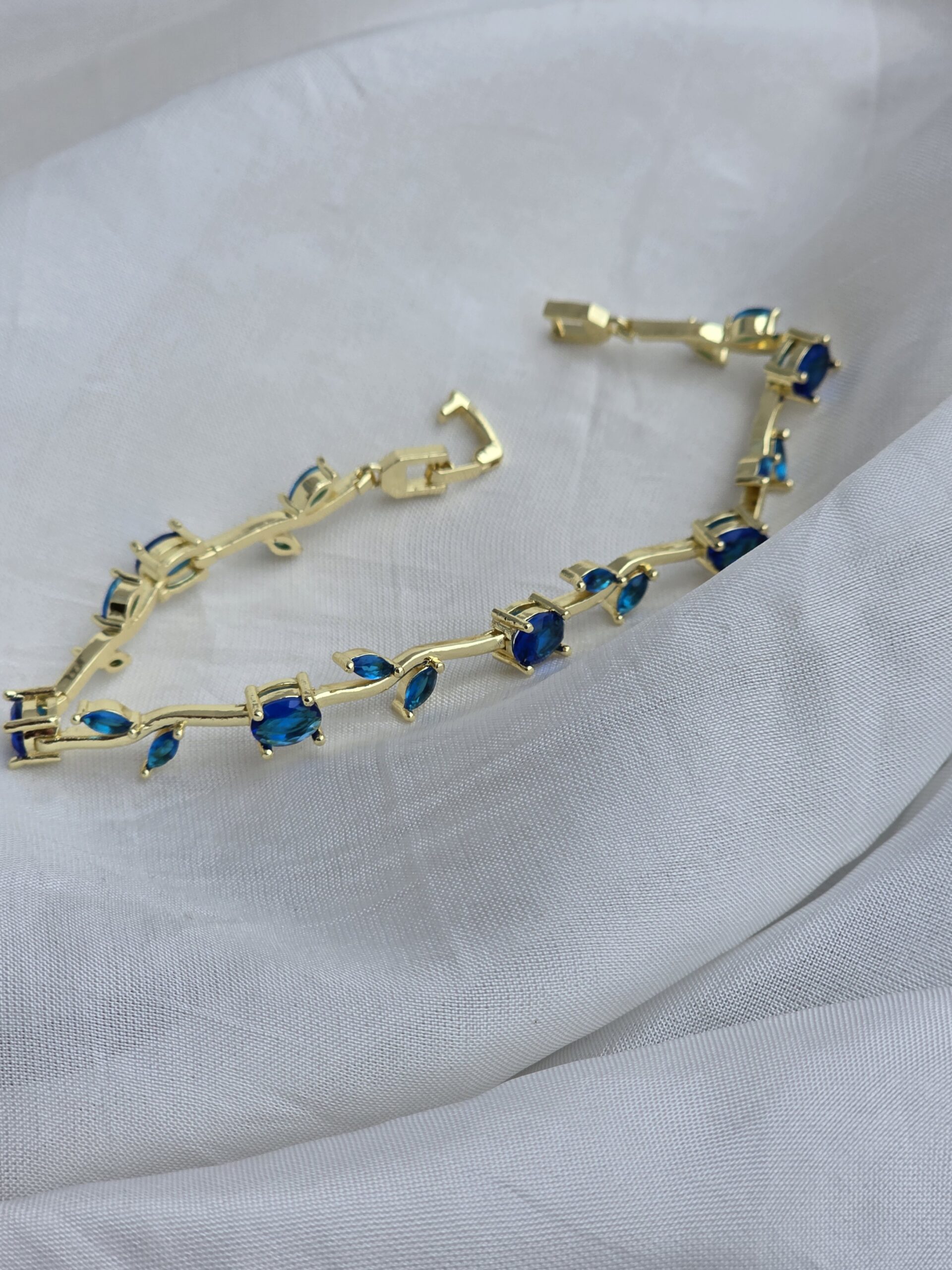 Royal Blue Tulip bracelet - Image 3
