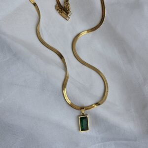Emerald snake chain pendent